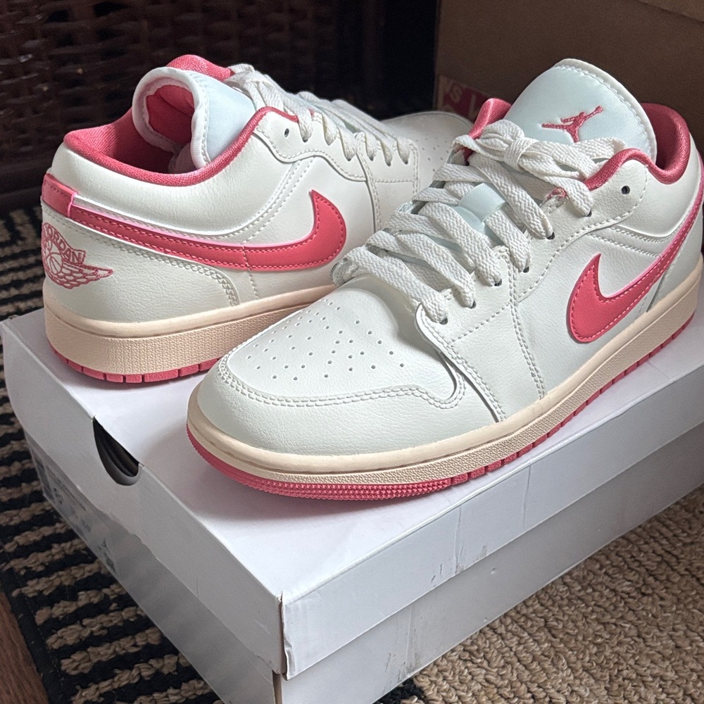 Nike Women’s Air Jordan 1 Low Sail Pink Salt Guava Ice Size 8.5 NWT